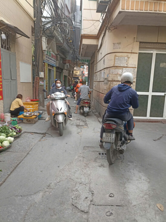 BÁN NHÀ CẤP 4-LÔ GÓC 3 MẶT THOÁNG – Ô TÔ ĐỖ CỬA VÀO NHÀ – SÁT HỒ ĐẦM HỒNG – VÀNH ĐAI 2,5 – Ở SƯỚNG