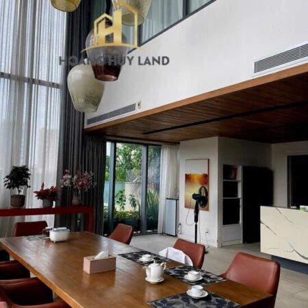Bán CH 750m2 có hồ bơi sân vườn cao cấp, Đảo Kim Cương Quận 2