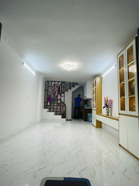 NHÀ MỚI ĐẸP – VỊ TRÍ ĐẮC ĐỊA – VÀI BƯỚC RA HỒ ĐẦM HỒNG – AN SINH CỰC ĐỈNH