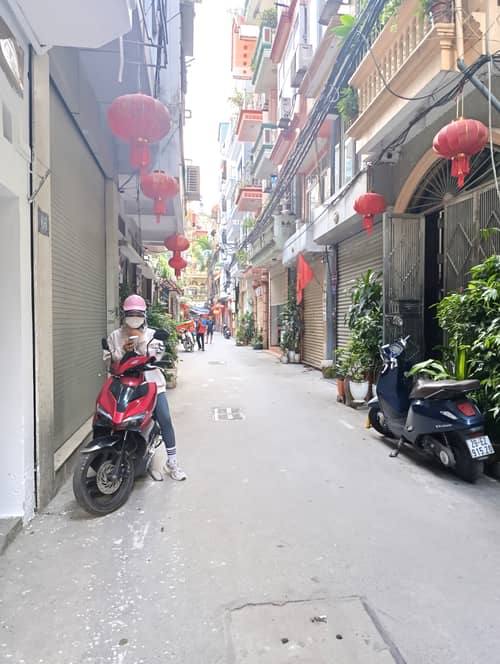 Ngã Tư Sở Trường Chinh: Bán Nhà Diện Tích 29m², Mặt Tiền 5.2m, Giá 5.5 Tỷ VNĐ