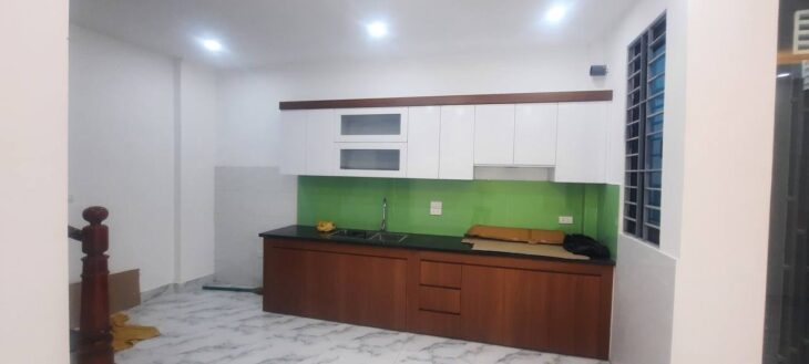Bán nhà Thanh Lân giá 5.7 tỷ, diện tích 33m2, 5 tầng, mặt tiền 4m