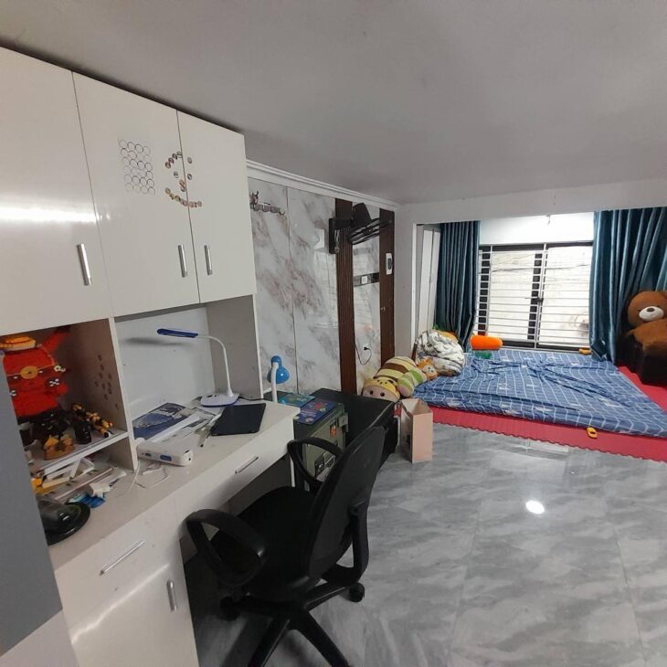 Cần bán nhà tại Khương Trung, Thanh Xuân, diện tích 30m2, 3 tầng, giá 3.5 tỷ, chính chủ, thuận lợi