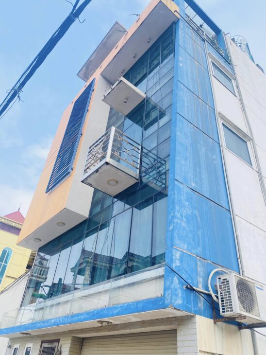 Độc nhất vô nhị nhà phố Phú Diễn 50m2 mt 7m 4 tầng đầy đủ công năng, ngõ to Ô TÔ đỗ cửa, 7,3 ty