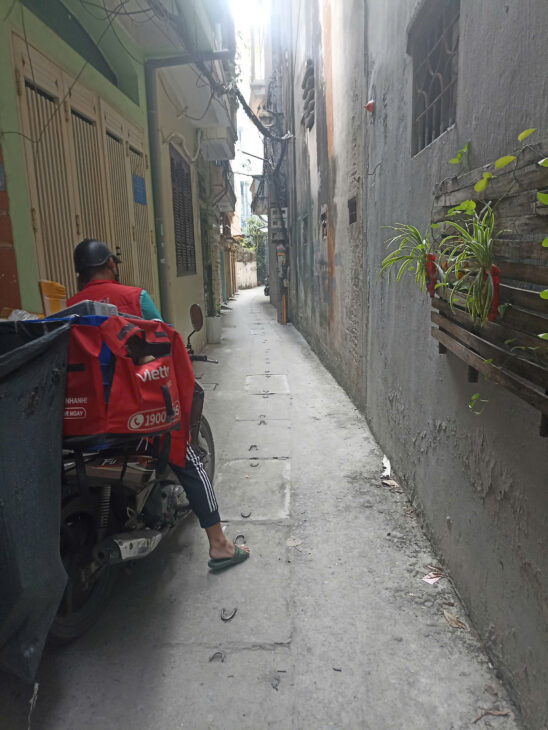 NHÀ ĐẸP KHƯƠNG TRUNG – GẦN Ô TÔ – GẦN HỒ – NỘI THẤT XỊN ĐẸP Y HÌNH Ở NGAY- CHỈ NHỈNH 5T