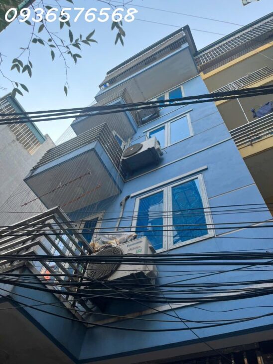 HÓT PHÚ ĐÔ Ô TÔ NGỦ TRONG NHÀ