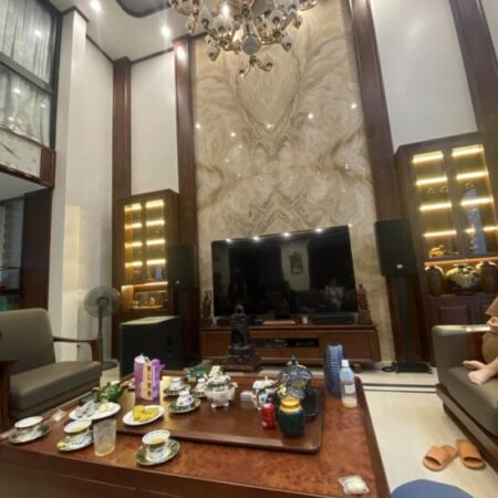 ⚜️ Biệt thự Sân vườn Nguyễn Xiển, Thanh Xuân, 220m2 3T Thang máy MT 10m, Chỉ 52.5 Tỷ ⚜️