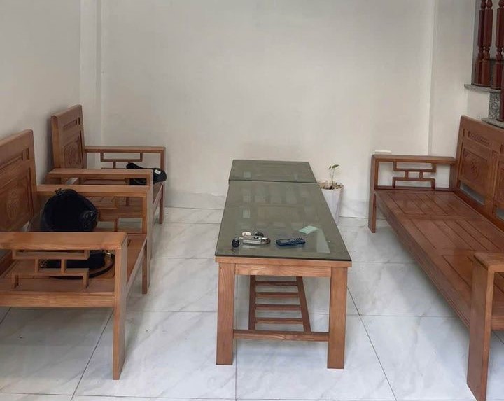 Căn Nhà Đẹp Tự Xây 3 Tầng, Khu Dân Trí Cao, Đường Ô Tô Tận Cửa – Giá Chỉ 2.9 Tỷ!”