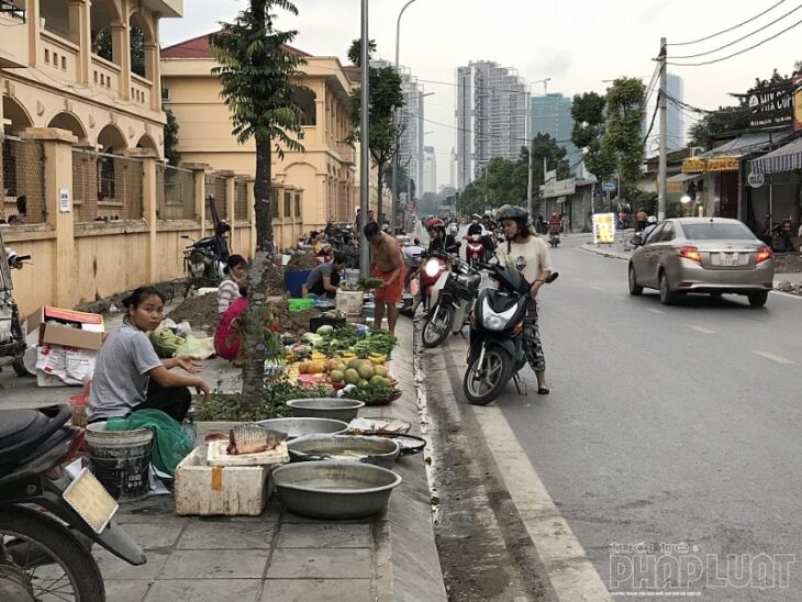 Rất Hiếm. Bán đất có Sổ Đỏ phố Sa Đôi, Nam Từ Liêm. Diện tích 100m2, mặt tiền 4.1m