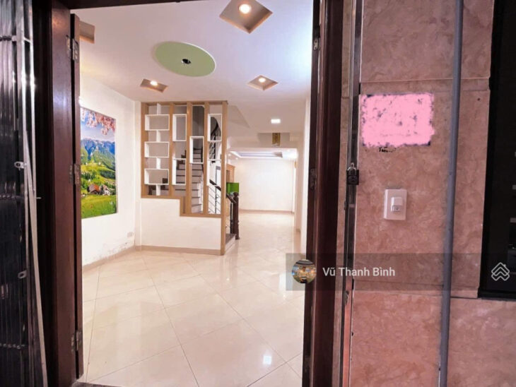 Cần bán nhà phố Trích Sài_Gần hồ Tây_8.2 tỷ_ 5T 7PN_Dòng tiền 20tr tháng_Thể dục 2P đi bộ ra Hồ Tây