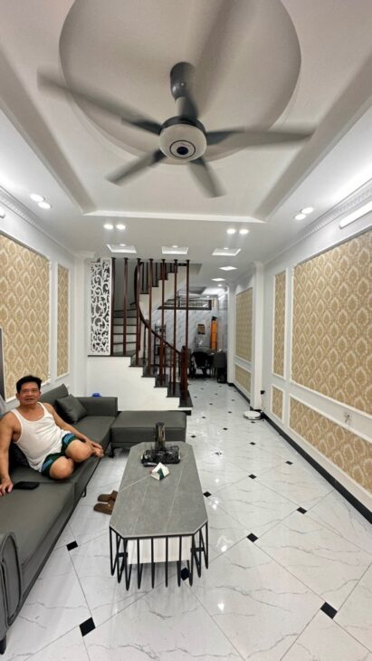 Nguyễn KhoáiNHÀ MỚI KÍNH KOONG – NGÕ THÔNG- ????????????DIỆN TÍCH RỘNG – HAI THOÁNG – THỬA ĐẤT ĐẸP – FULL