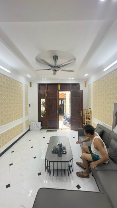 Nguyễn KhoáiNHÀ MỚI KÍNH KOONG – NGÕ THÔNG- ????????????DIỆN TÍCH RỘNG – HAI THOÁNG – THỬA ĐẤT ĐẸP – FULL