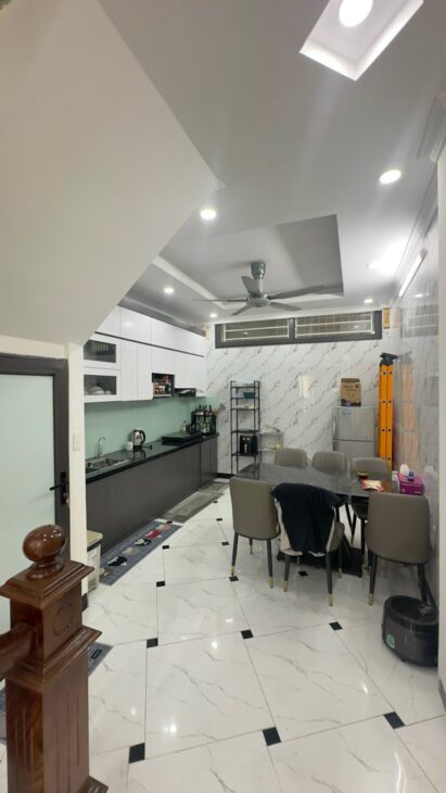 Nguyễn KhoáiNHÀ MỚI KÍNH KOONG – NGÕ THÔNG- ????????????DIỆN TÍCH RỘNG – HAI THOÁNG – THỬA ĐẤT ĐẸP – FULL