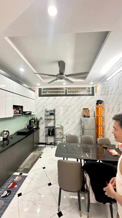 Nguyễn KhoáiNHÀ MỚI KÍNH KOONG – NGÕ THÔNG- ????????????DIỆN TÍCH RỘNG – HAI THOÁNG – THỬA ĐẤT ĐẸP – FULL