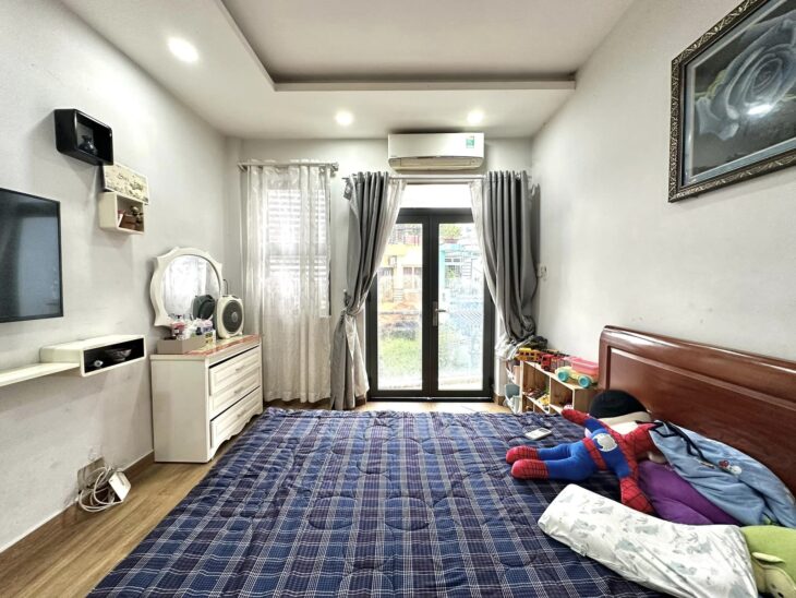 Nhà 4 Tầng Ngọc Thụy Long Biên, 43m², 2PN, 3WC, Ngõ Rộng, Giá Hấp Dẫn!