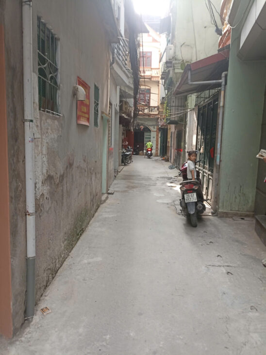 BÁN NHÀ CẤP 4-LÔ GÓC 3 MẶT THOÁNG – Ô TÔ ĐỖ CỬA VÀO NHÀ – SÁT HỒ ĐẦM HỒNG – VÀNH ĐAI 2,5 – Ở SƯỚNG