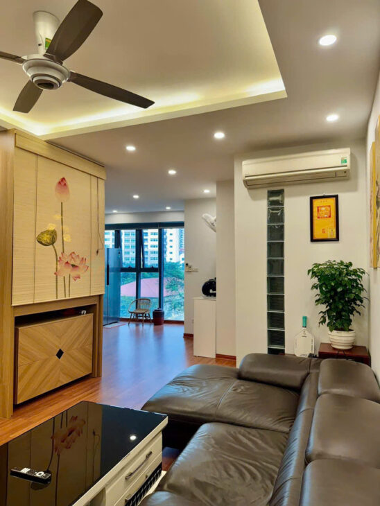 Bán nhà Nghi Tàm, Tây Hồ 50m, gần Ô tô, ngõ thông, thuận tiện 6.9 tỷ.