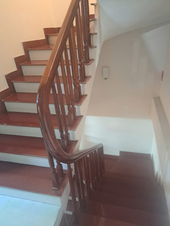 Bán nhà Thạch Bàn 34m – 5 tầng – Lô góc – Oto 7 chỗ đỗ cửa