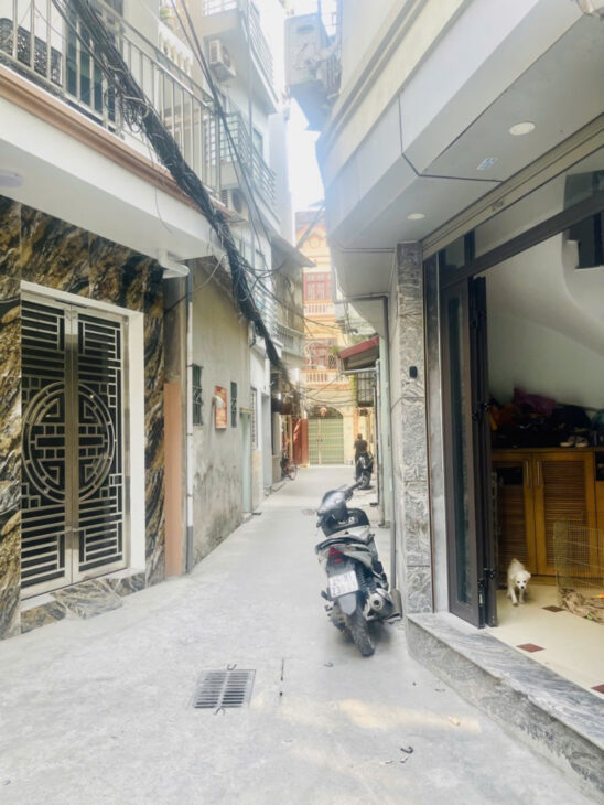 BÁN NHÀ CẤP 4-LÔ GÓC 3 MẶT THOÁNG – Ô TÔ ĐỖ CỬA VÀO NHÀ – SÁT HỒ ĐẦM HỒNG – VÀNH ĐAI 2,5 – Ở SƯỚNG