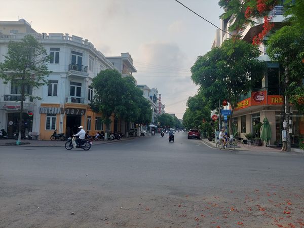 NHÀ MẶT PHỐ NẰM NGAY VỊ TRÍ TRUNG TÂM KINH DOANH – PHÂN KHÚC HIẾM