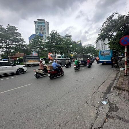 Nhà đẹp, Lô góc, thửa đẹp, MP Trường Chinh, 40m2, nhỉnh 25 tỷ