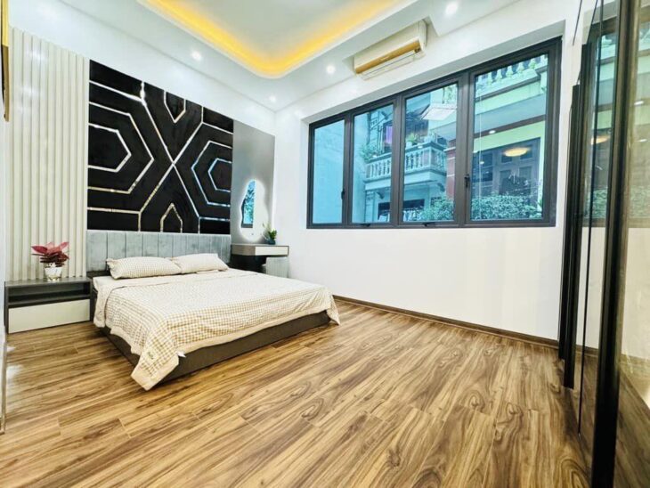 TRUNG TÂM YÊN HOÀ – NHÀ ĐẸP Ở NGAY – TẶNG FULL NỘI THẤT – SỔ HOA HẬU – 3 BƯỚC RA PHỐ – 45 m2 Chỉ
