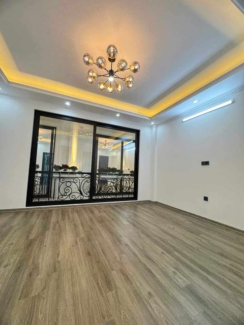 YÊN HOÀ – CẦU GIẤY, NHÀ MỚI KINH KOONG: KD TỐT: 33M, 5T, MT: 5M, GIÁ CHÀO 8 TỶ SÔ VUÔNG ĐẸP