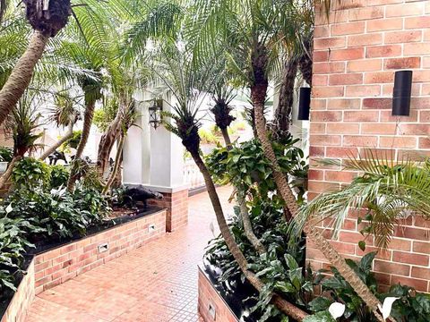 BÁN NHÀ! Biệt Thự Viêw Hồ Võ Thị Sáu – Hai Bà Trưng, Ô Tô Tránh, Vỉa Hè: 252m x 8T, Mt: 5m