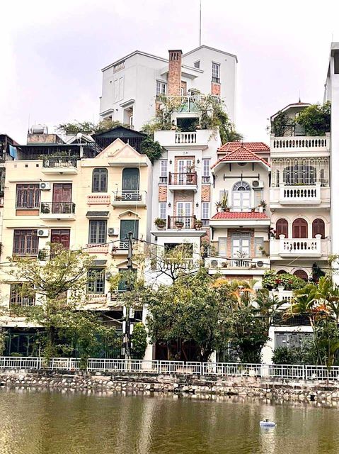 BÁN NHÀ! Biệt Thự Viêw Hồ Võ Thị Sáu – Hai Bà Trưng, Ô Tô Tránh, Vỉa Hè: 252m x 8T, Mt: 5m
