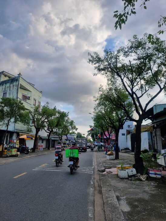 Bán nhà mặt tiền 5×38,3m giá 5 tỷ Đường Song Hành, Hóc Môn