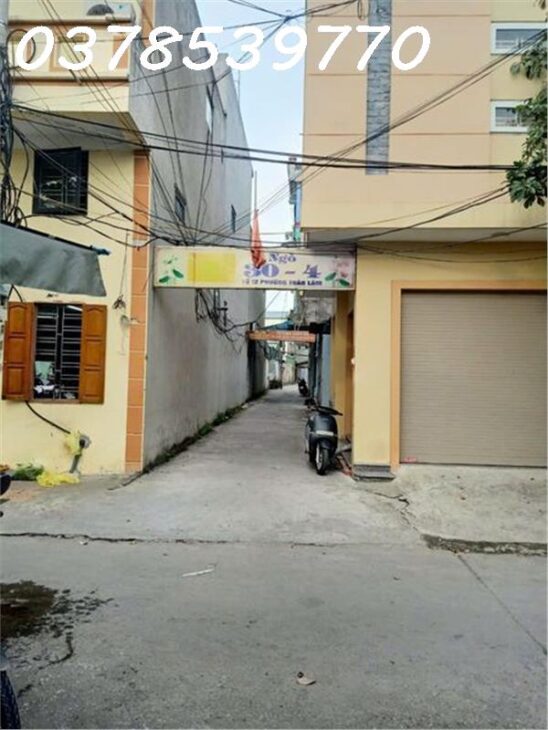 BÁN NHÀ SIÊU ĐẸP Ô TÔ ĐỖ CỬA Lê ThánhTông Diện tích 36m2, nhà 3 tầng, mặt tiền 3.5m. Giá 3.45