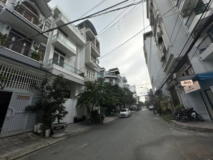 BÁN NHÀ ĐƯỜNG 36 TÂN QUY QUẬN 7 – 5 TẦNG – 11TY9