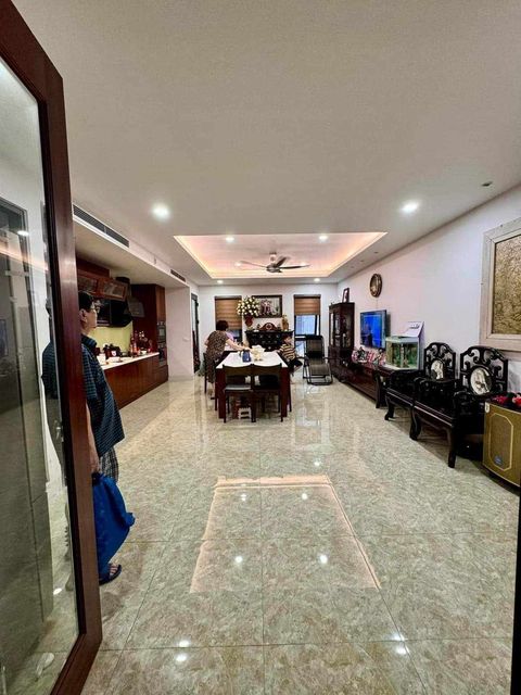CHỦ ĐỊNH CƯ BÁN GẤP TOÀ NHÀ PHỐ HÀO NAM – ĐỐNG ĐA, KINH DOANH Ô TÔ: 62,M, 7T, MT: 6M