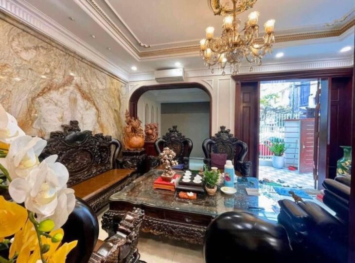 Hoàng Quốc Việt – nhà đẹp ở ngay – 80m – MT 5m – chỉ 11.5 tỷ