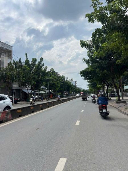 Bán nhà mặt tiền 4x23m giá 7,2 tỷ Đường Lê Thị Riêng