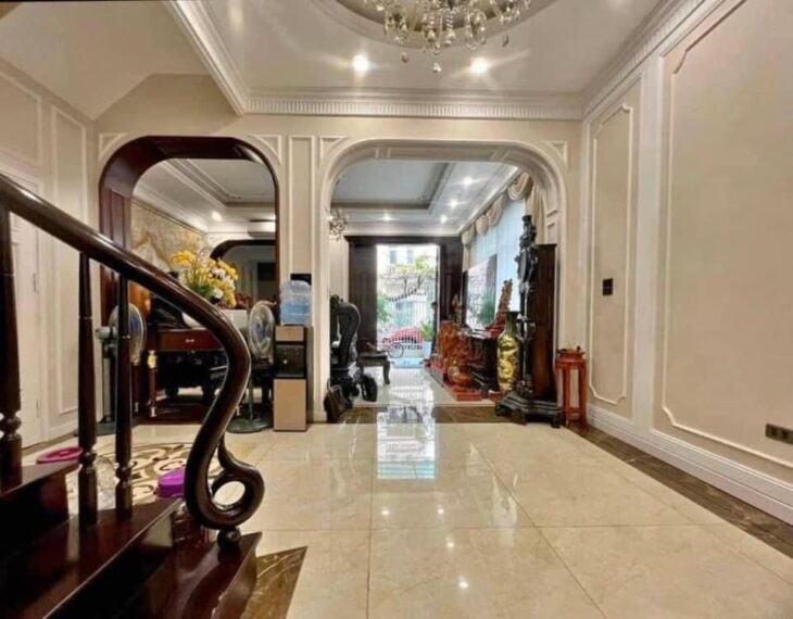 Hoàng Quốc Việt – nhà đẹp ở ngay – 80m – MT 5m – chỉ 11.5 tỷ