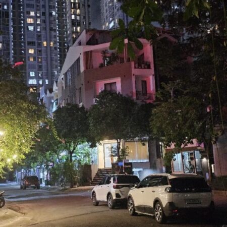 QUẬN 7 MẶT TIỀN ĐƯỜNG 85 TÂN QUY NHÀ 6 TẦNG – MỚI KENG HOÀN CÔNG ĐỦ