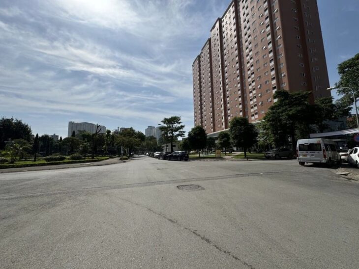 BÁN NHÀ ĐẸP 5 TẦNG DÂN XÂY 106 HOÀNG QUỐC VIỆT – PHÂN LÔ NGÕ Ô TÔ TRÁNH – SÁT MẶT ĐƯỜNG – TIỆN ÍCH