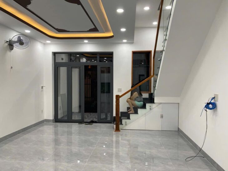**CẦN BÁN NHÀ 2 TẦNG MỚI TINH HẺM Ô TÔ VẠN THẮNG, TP NHA TRANG** **Giá bán: 3.65 tỷ**
