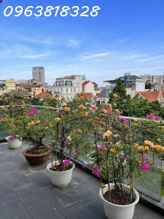 TRUNG TÂM CẦU GIẤY – LONG LANH, LỘNG LẪY, XA HOA, ĐẲNG CẤP NHẤT KĐT LÃO THÀNH CÁCH MẠNG DT: 300m2