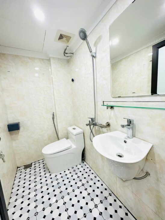 7 TỶ – NHÀ ĐẸP ĐƯỜNG CẦU GIẤY, 35m2 5 TẦNG 3PN MASTER, NỘI THẤT SIÊU ĐẸP, SẴN SÀNG Ở NGAY