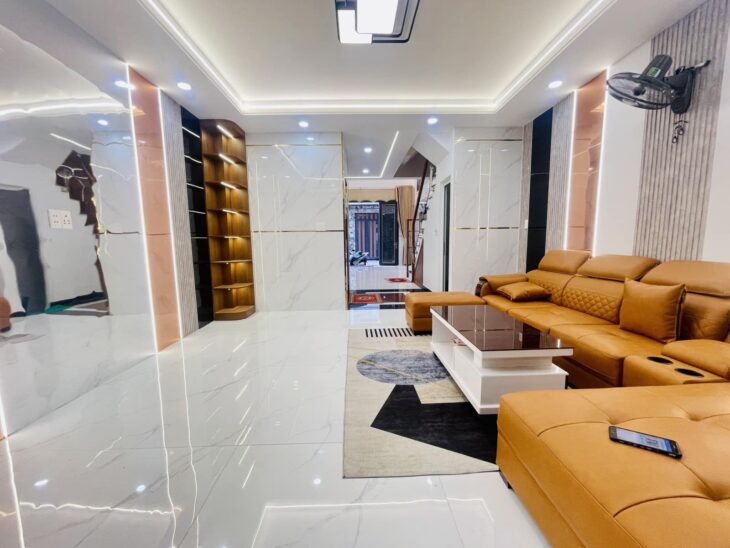 NHÀ 5 TẦNG TK SANG TRỌNG HIỆN ĐẠI HẺM NHỰA 7M – LÊ VĂN QUỚI – 5 Lầu – THANG MÁY.