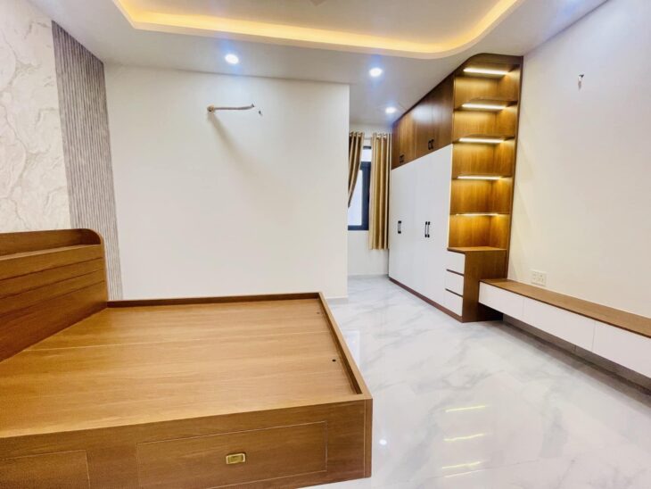 NHÀ 5 TẦNG TK SANG TRỌNG HIỆN ĐẠI HẺM NHỰA 7M – LÊ VĂN QUỚI – 5 Lầu – THANG MÁY.