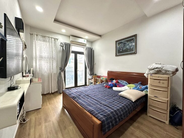 Nhà 4 Tầng Ngọc Thụy Long Biên, 43m², 2PN, 3WC, Ngõ Rộng, Giá Hấp Dẫn!