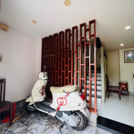 Bán nhà HXH Giá Rẻ Khu Bắc Hải Quận 10, 43m2 4 tầng chỉ 5.4 tỷ.