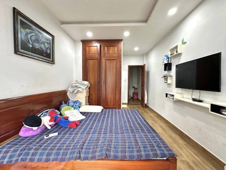 Nhà 4 Tầng Ngọc Thụy Long Biên, 43m², 2PN, 3WC, Ngõ Rộng, Giá Hấp Dẫn!