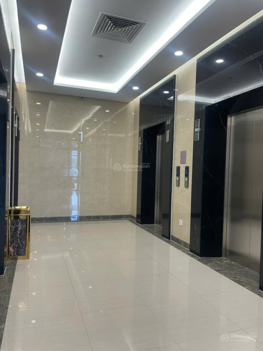 Nguyên căn mặt phố Hoàng Cầu – Ô Chợ Dừa 65m2x6T MT5m thang máy, full ĐH, nhà mới vỉa hè rộng 40tr