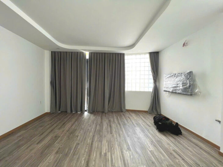 Nhà đẹp 4 tầng, Ô tô ngủ trong nhà, Tiếp Giáp Quận 1, 135m2sd Chỉ có 7,6 tỷ. Đường Bừi Hữu Nghĩa,