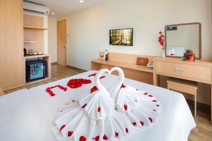 Chính chủ bán khách sạn 4 sao view biển 66 phòng full nội thất hoạt động tốt ở Vĩnh Hải Nha trnag