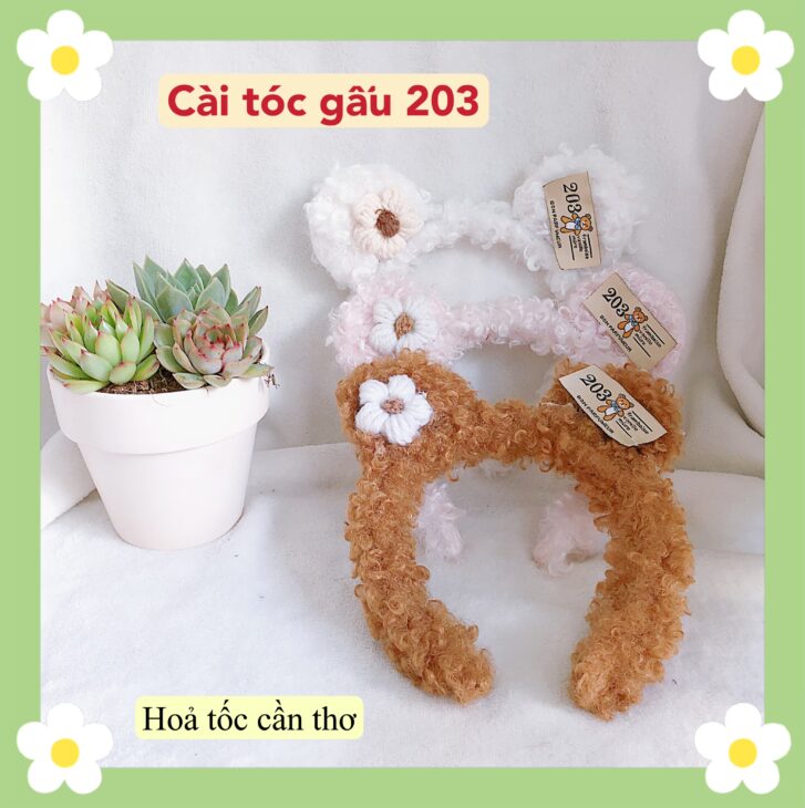 Những mẫu cài tóc xinh giúp gọn tóc trang điểm có sẵn