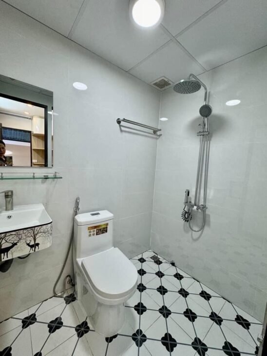 Bán căn hộ TT Nguyễn Chí Thanh ,quận Ba Đình siêu đẹp.Lô Góc 3 mặt thoáng sáng, View sân chung,Full